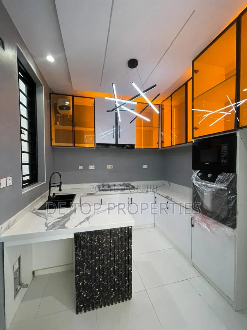 4bdrm Duplex in Ikota Gra, Lekki Phase 1 for rent in Lekki Phase 1