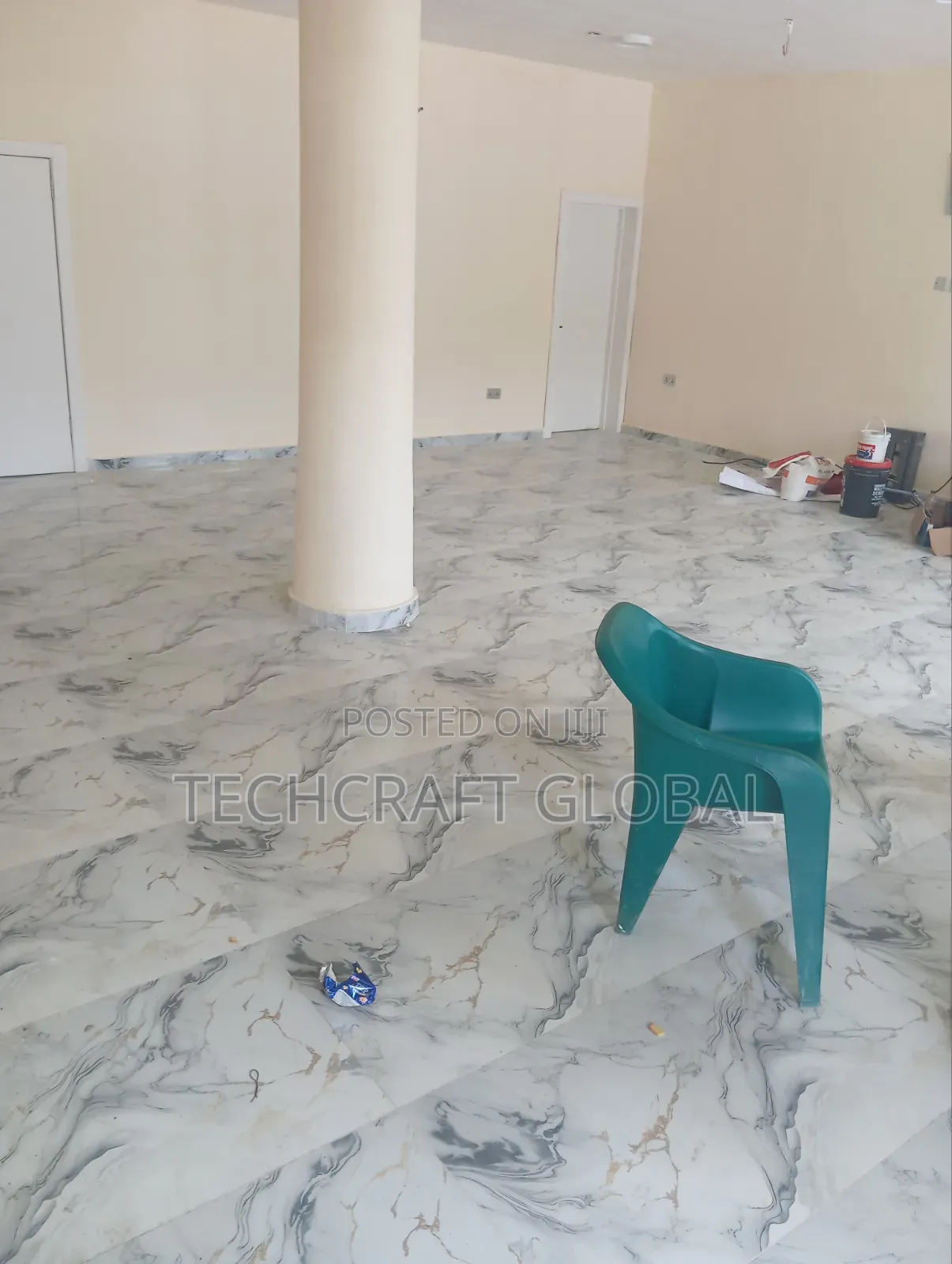 Executive Massive Shop +3 Toilets and Office Directly Facing Express in Olokonla