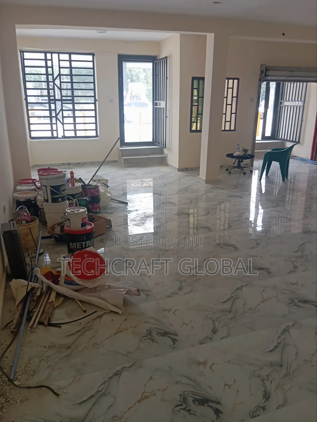 Executive Massive Shop +3 Toilets and Office Directly Facing Express in Olokonla