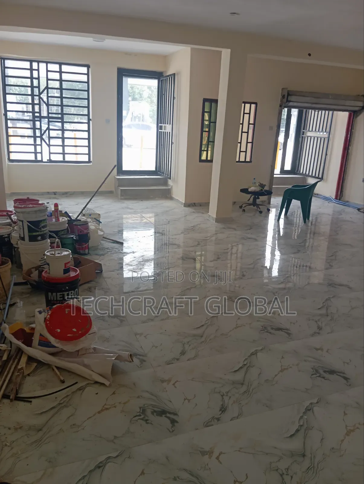 Executive Massive Shop +3 Toilets and Office Directly Facing Express in Olokonla