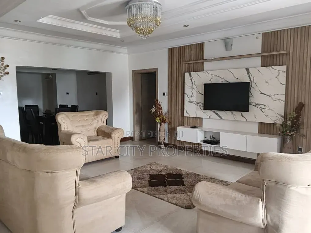 3bdrm Apartment in Ikeja Gra for rent in Ikeja GRA