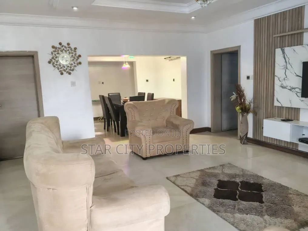 3bdrm Apartment in Ikeja Gra for rent in Ikeja GRA
