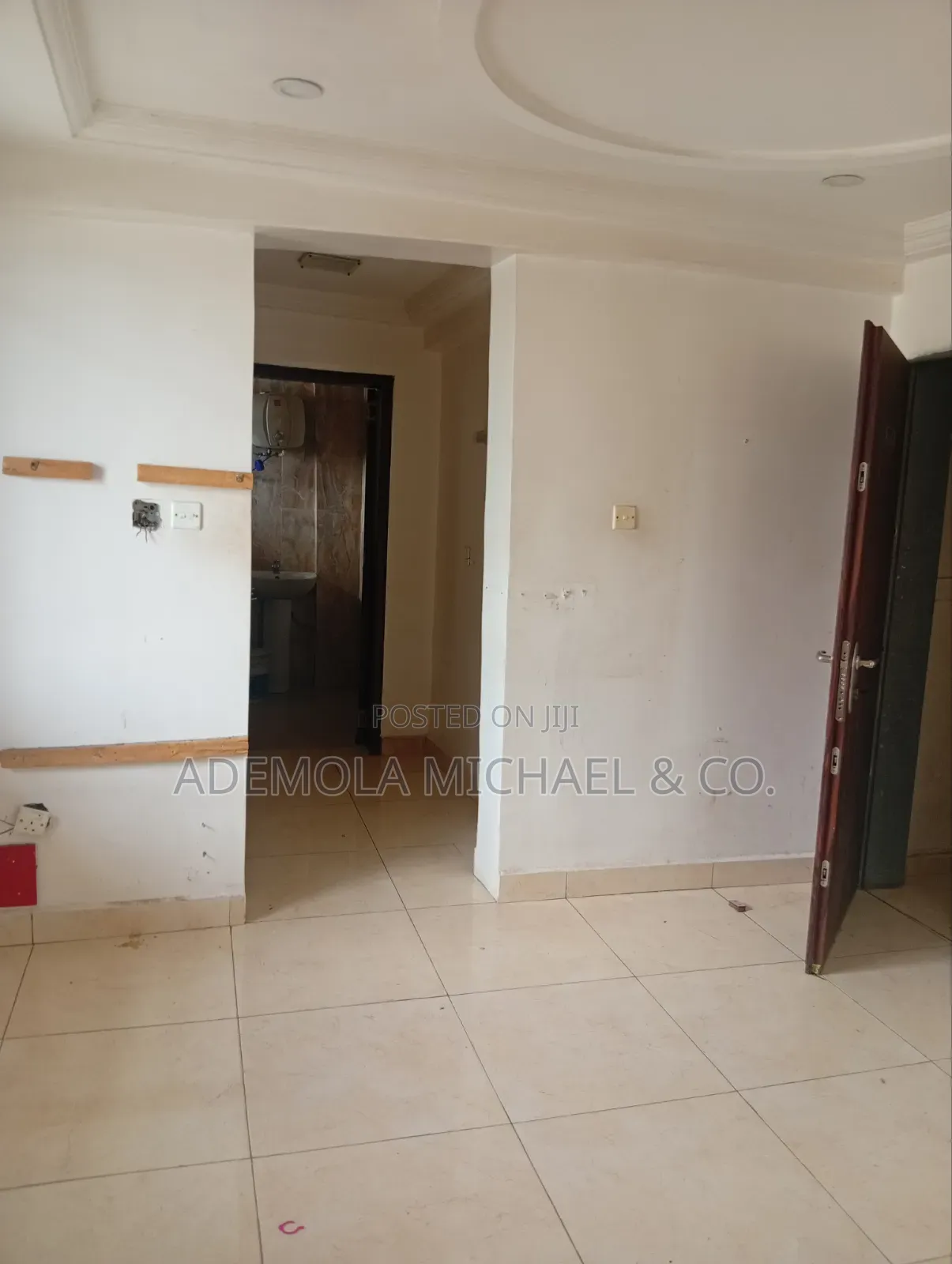 7bdrm Duplex in British Village, Wuse 2 for sale in Wuse 2