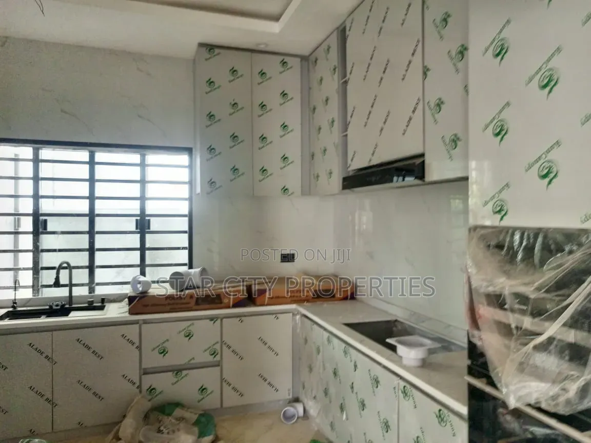 5bdrm Duplex in Ikeja Lagos, Adeniyi Jones for rent in Adeniyi Jones
