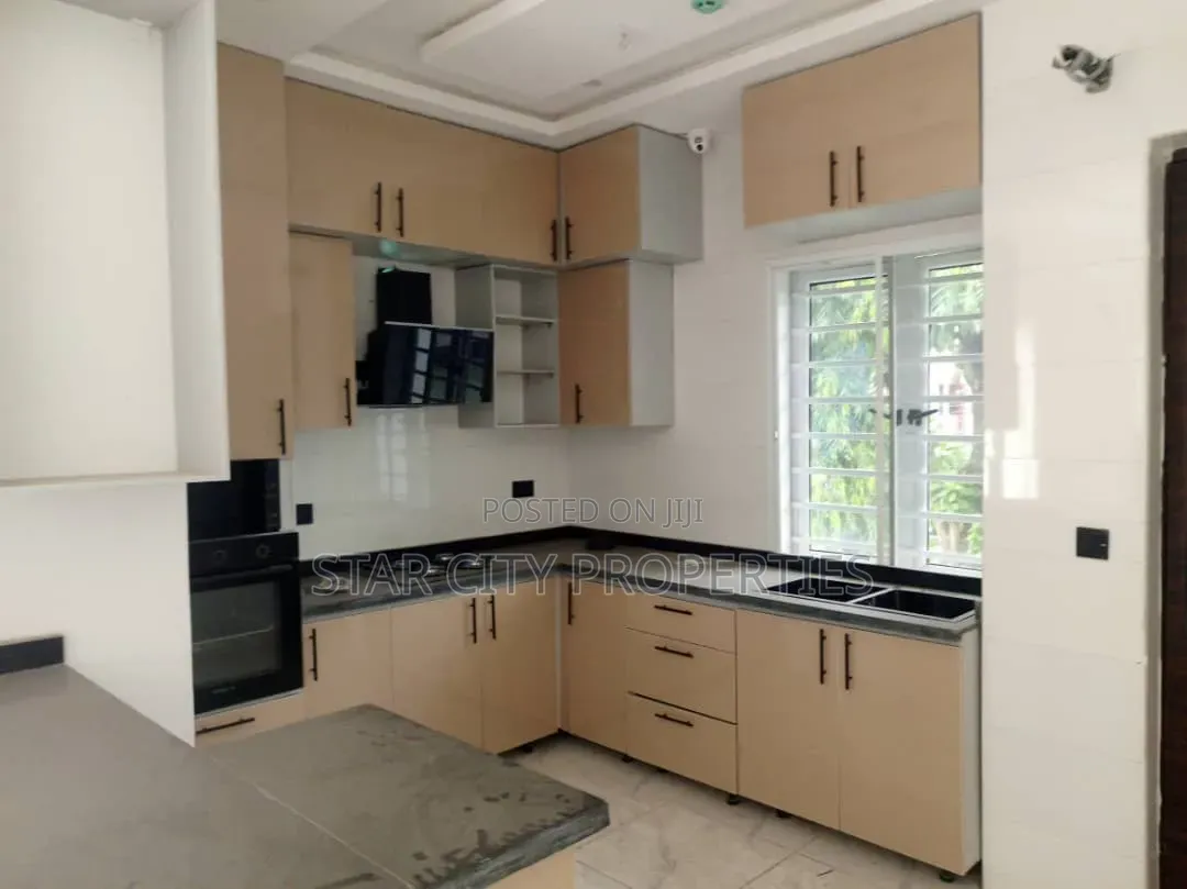 5bdrm Duplex in Ikeja Lagos, Adeniyi Jones for rent in Adeniyi Jones