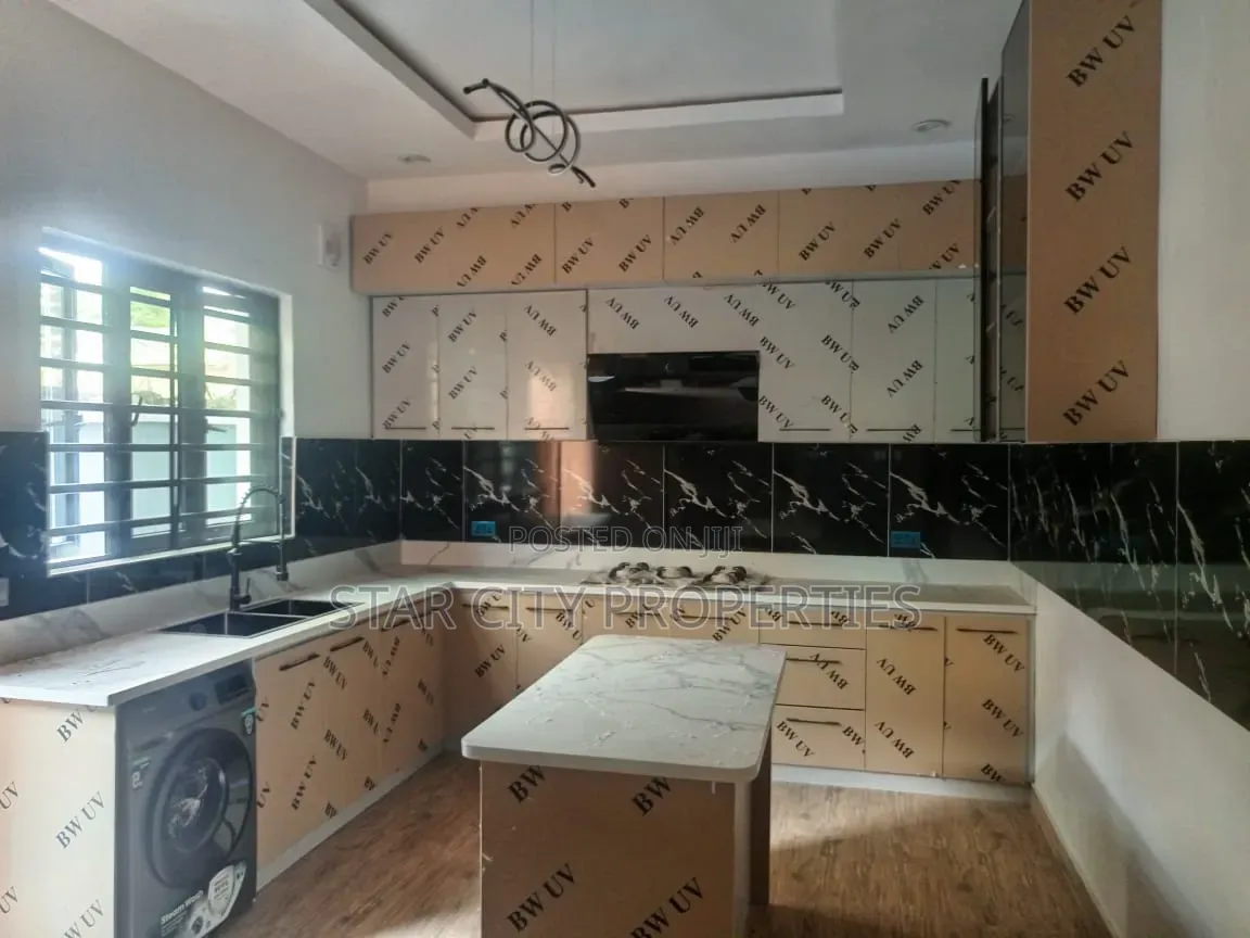 5bdrm Duplex in Ikeja Lagos, Adeniyi Jones for rent in Adeniyi Jones