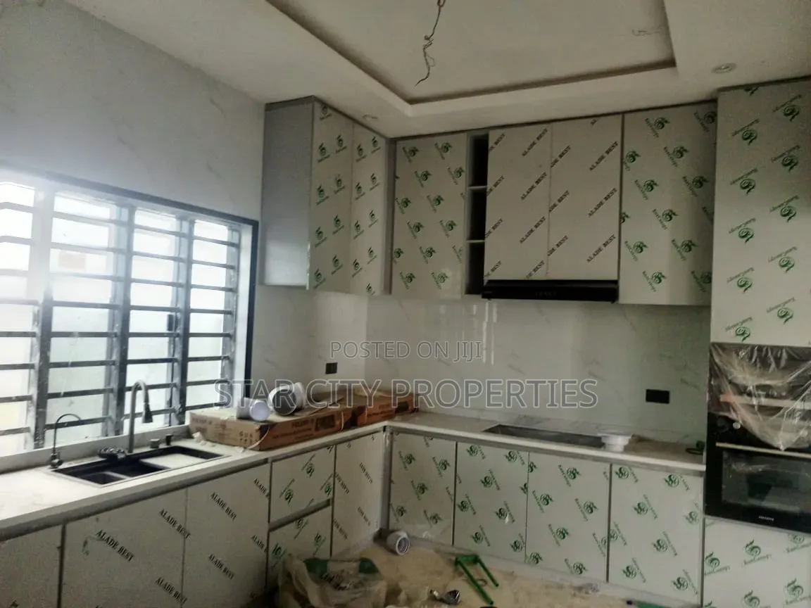 5bdrm Duplex in Ikeja Lagos, Adeniyi Jones for rent in Adeniyi Jones