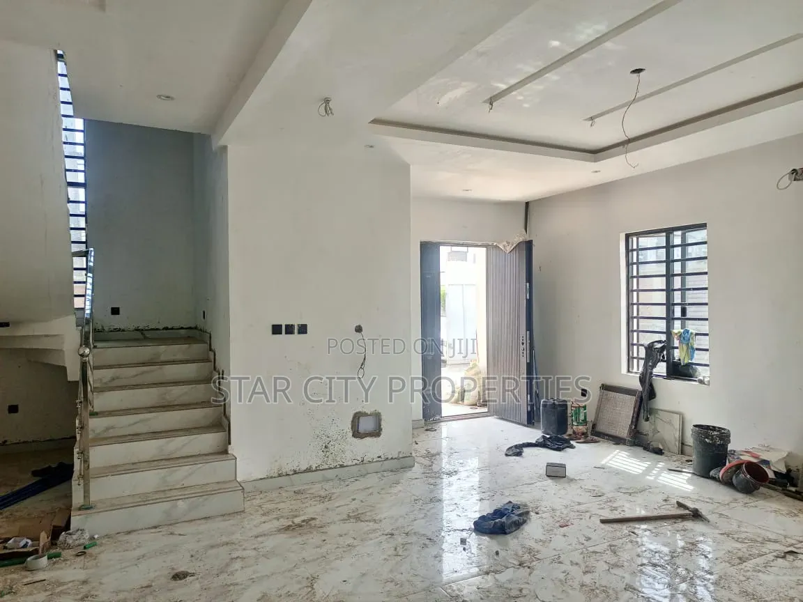 5bdrm Duplex in Ikeja Lagos, Adeniyi Jones for rent in Adeniyi Jones