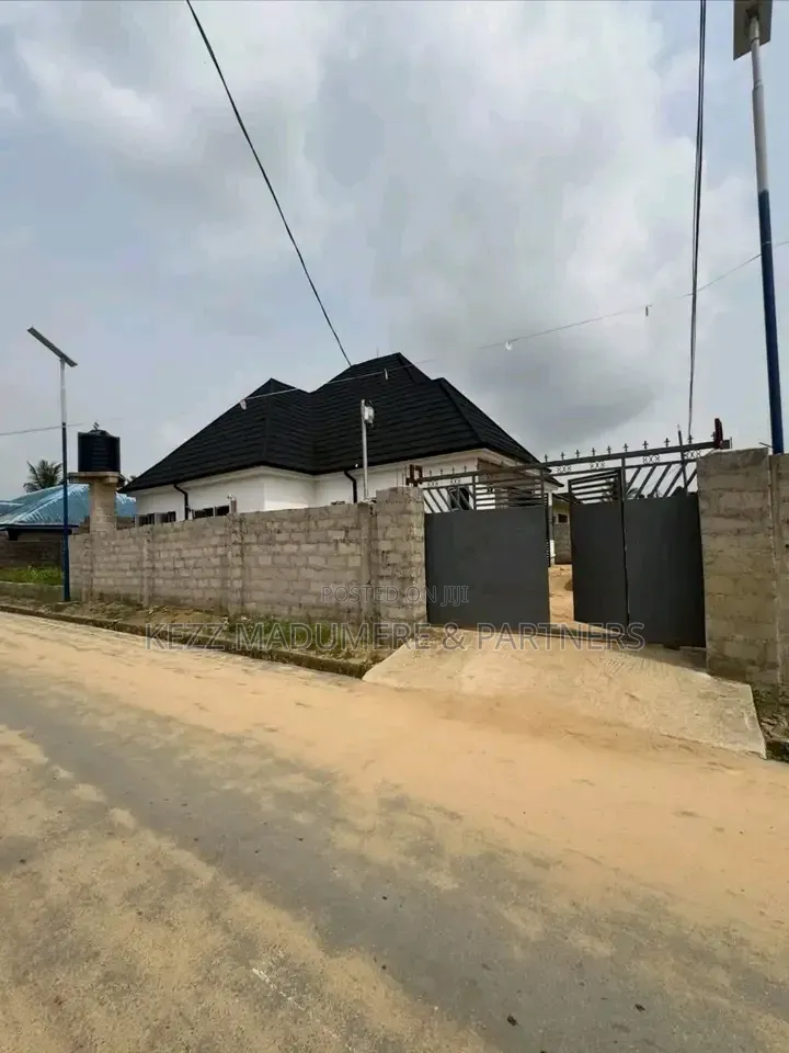 3bdrm Bungalow in Eneka , Port for sale in Eneka