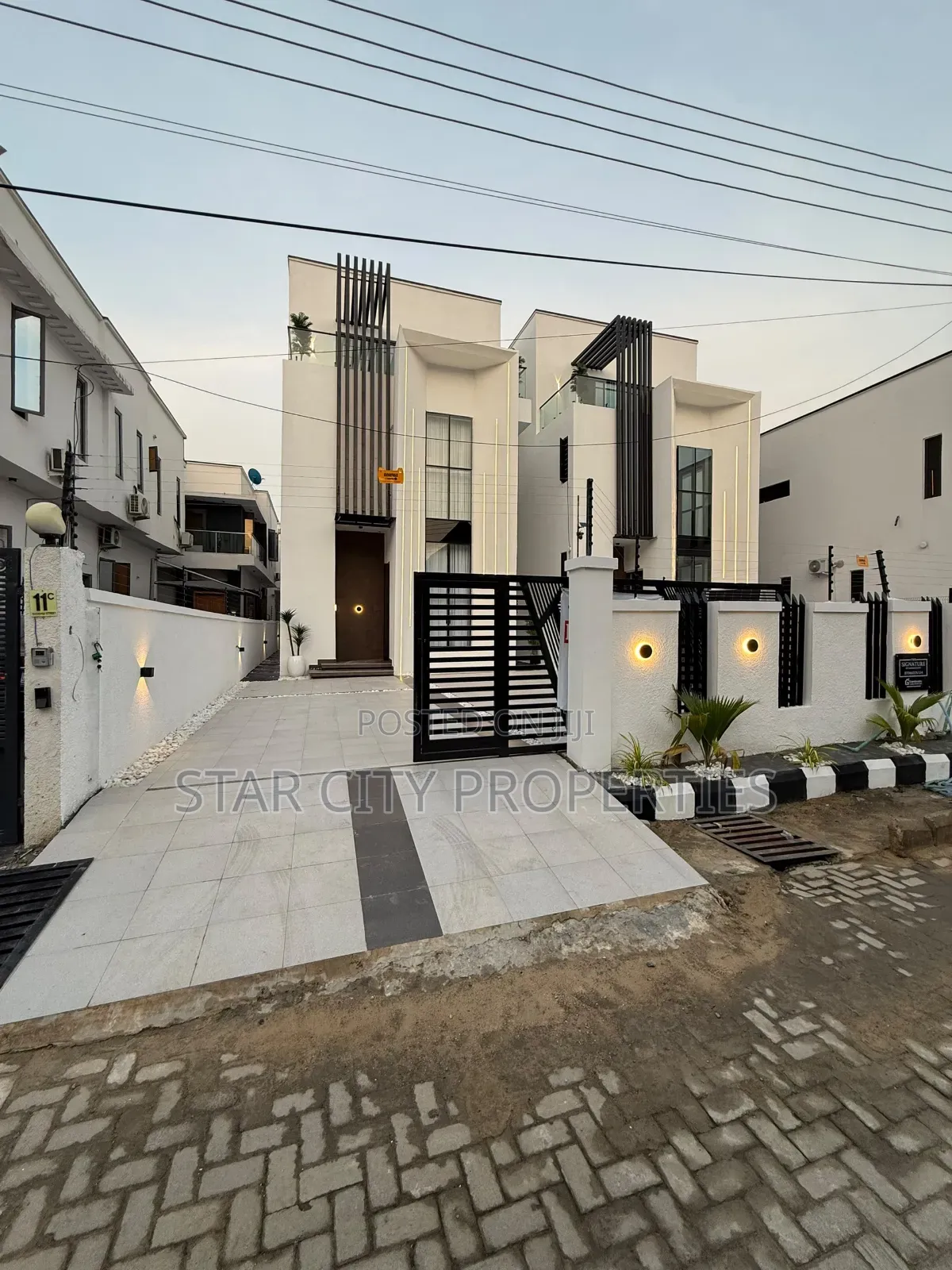 5bdrm Duplex in Orchid Lekki Lagos for sale in Lekki Expressway
