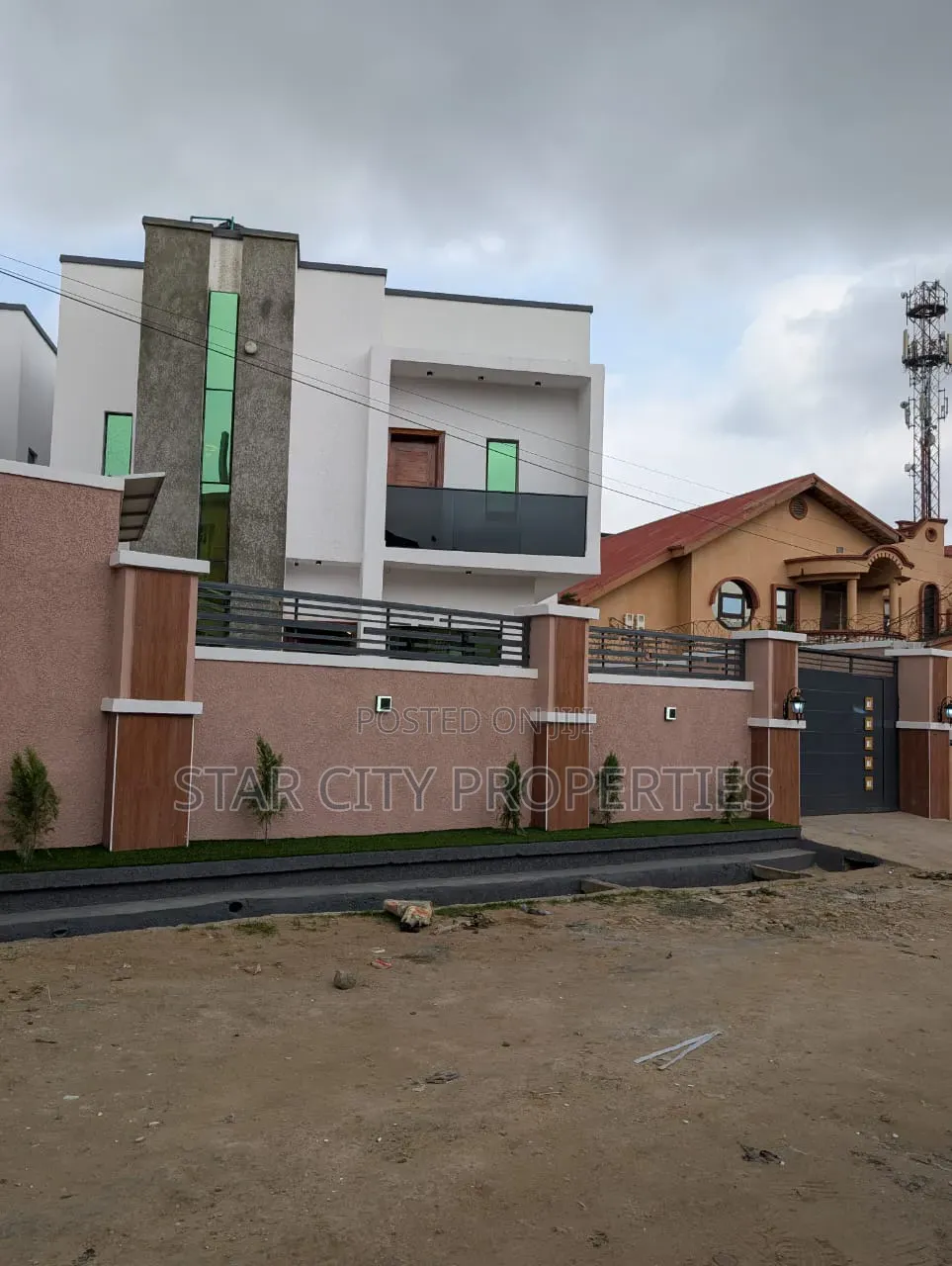 5bdrm Duplex in Berger for sale in Berger