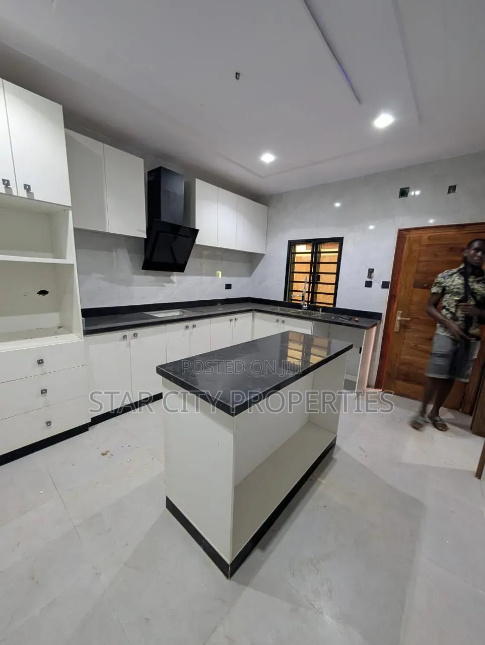 5bdrm Duplex in Berger for sale in Berger
