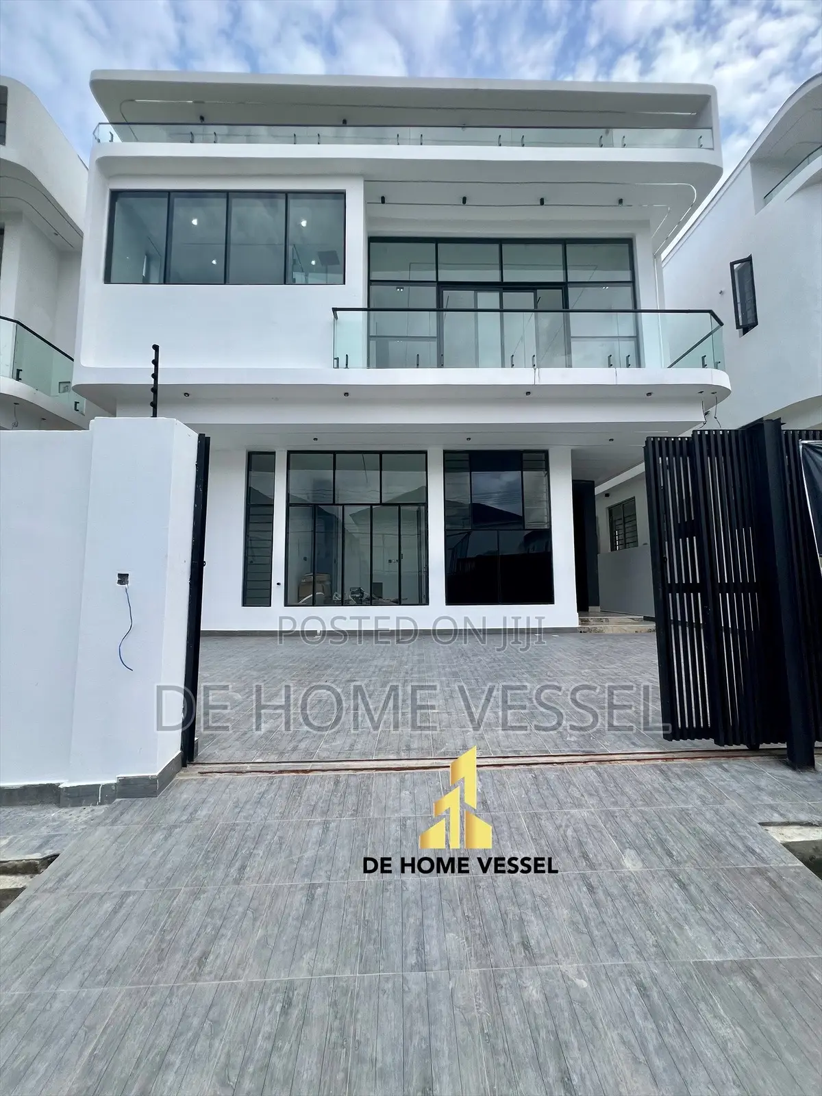 5bdrm Duplex in Lekki for sale in Lekki