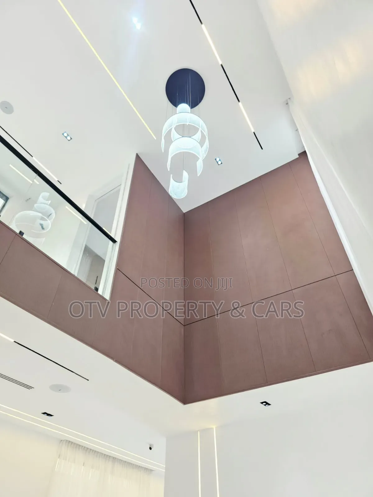 5bdrm Duplex in Chevron for sale in Chevron