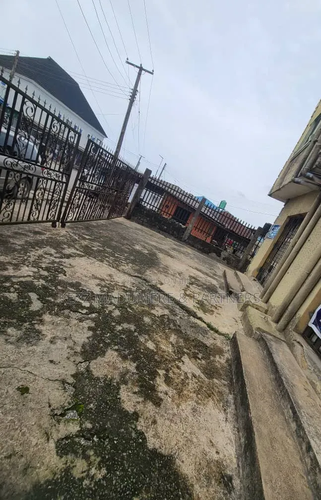 4bdrm House in Okoloba Road, Jakpa, Uvwie for sale in Uvwie