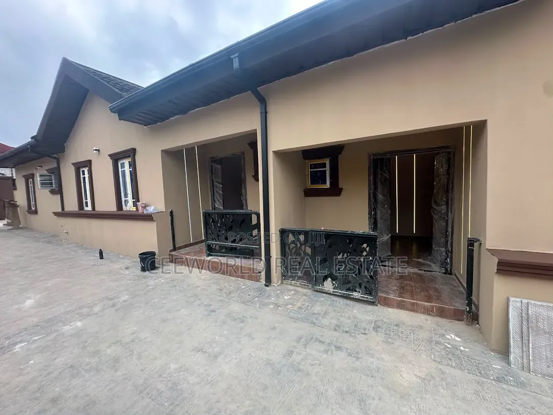3bdrm Bungalow in Akala Way Akobo for rent in Akobo