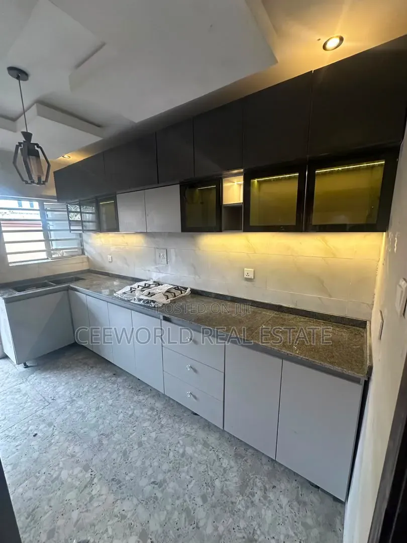 3bdrm Bungalow in Akala Way Akobo for rent in Akobo