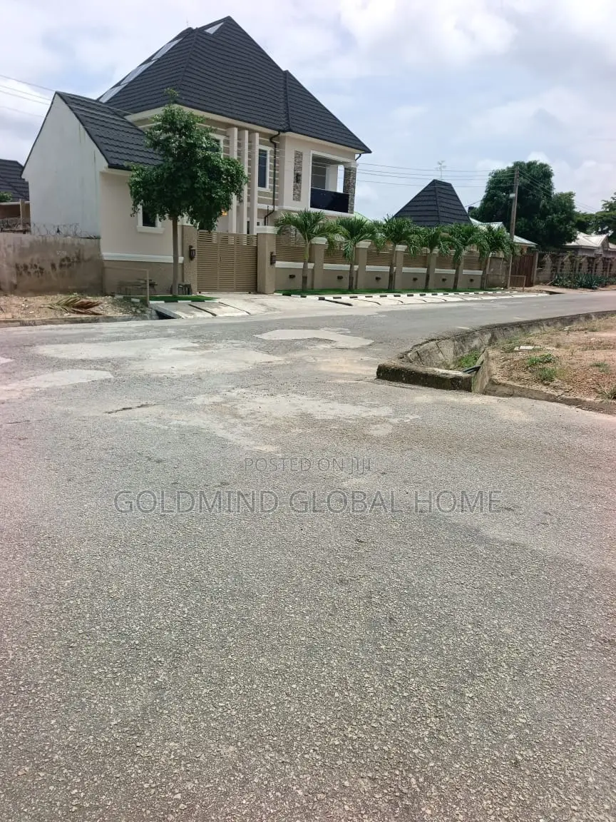 Estate Plot to Build 3bedroom Bungalow for Sale in Apo in Apo Resettlement