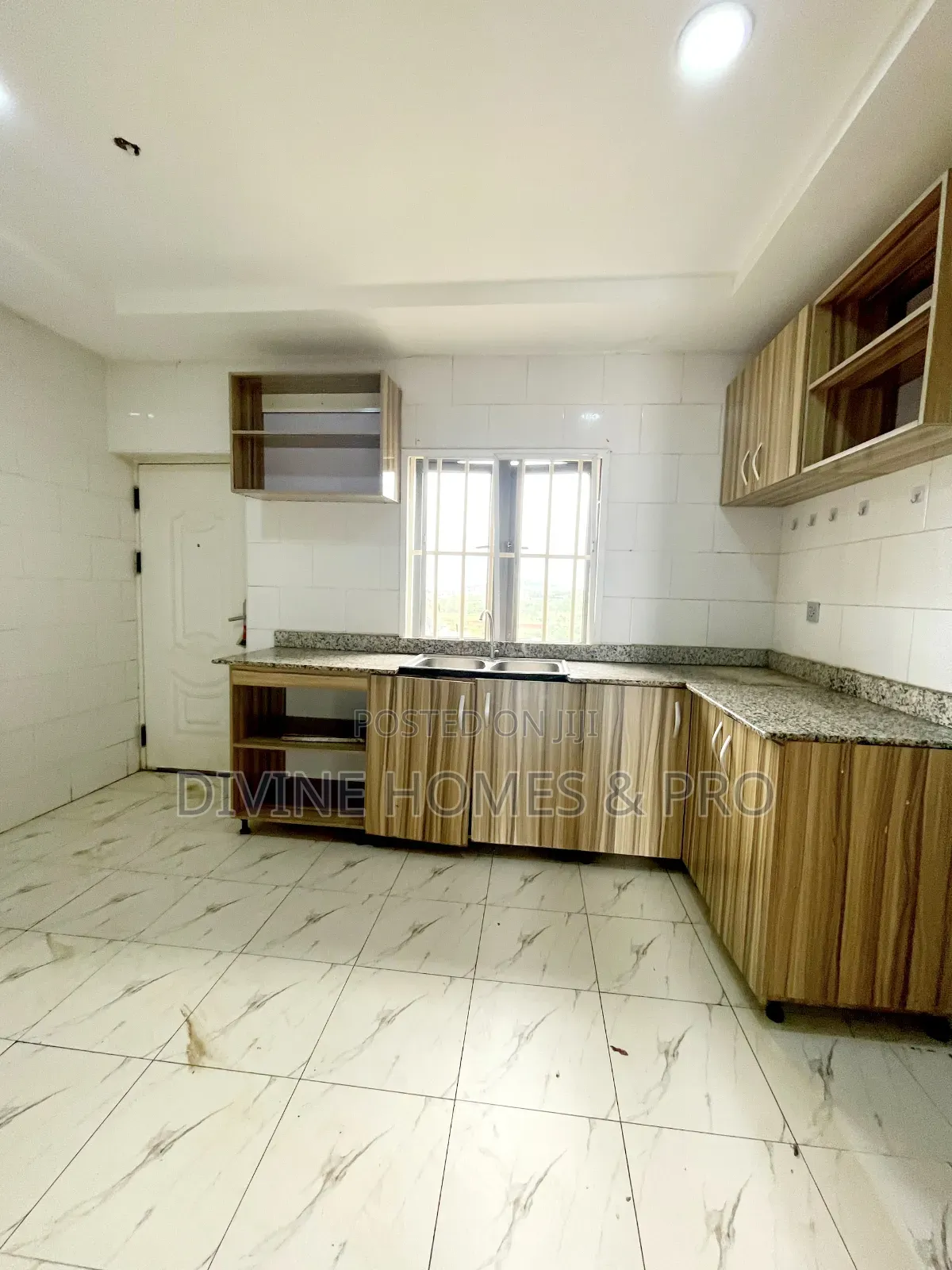 2bdrm Block of Flats in Nigeria Ghana School, Life Camp for rent in Life Camp
