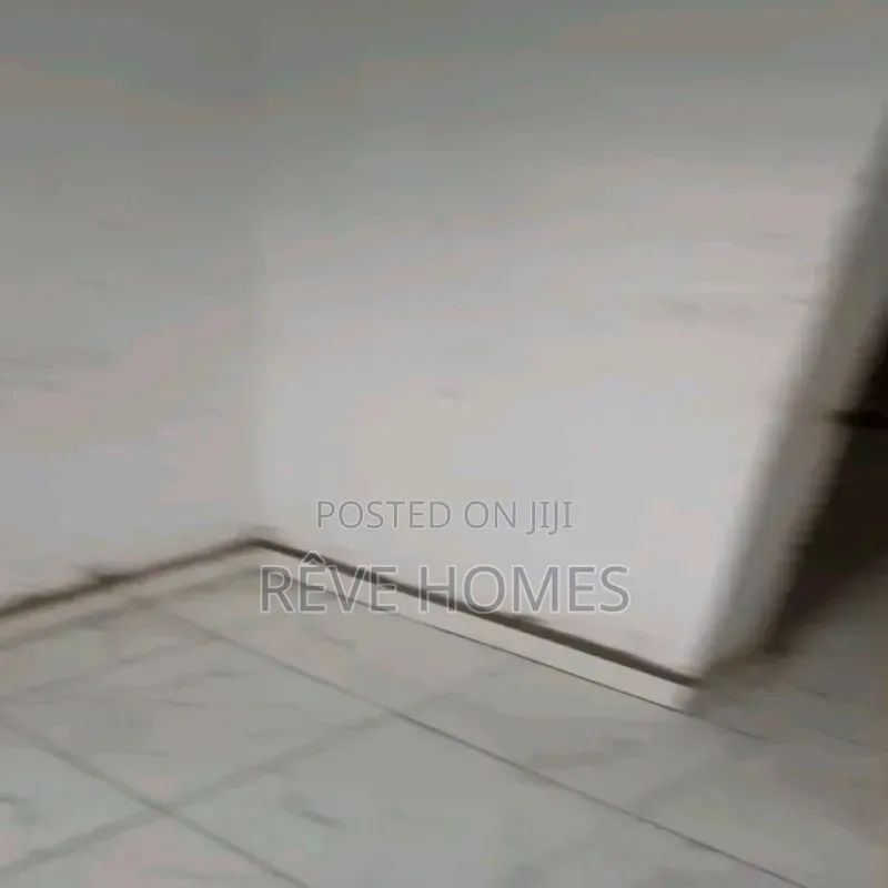 2bdrm Block of Flats in Mende for rent in Mende