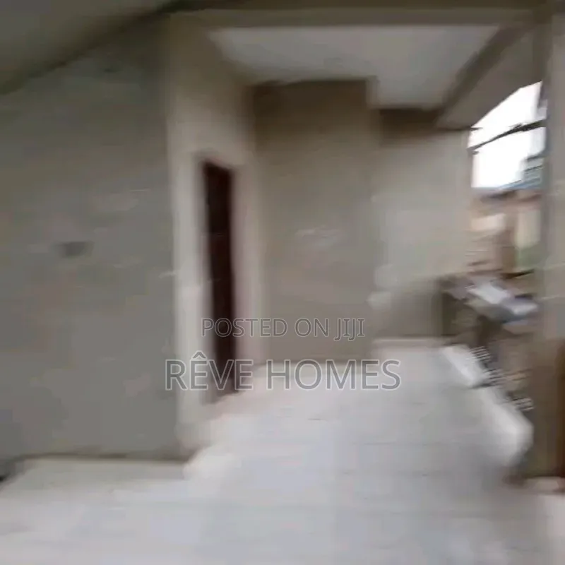 2bdrm Block of Flats in Mende for rent in Mende