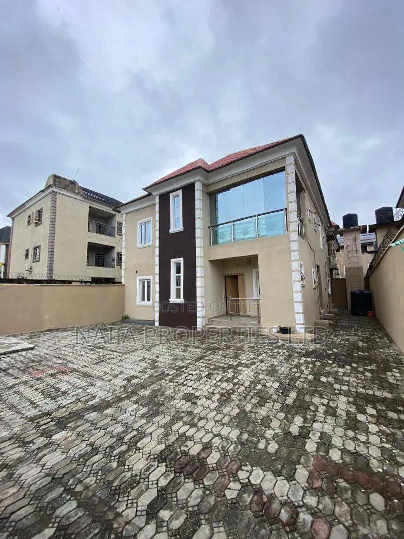 4 Bedroom Duplex at Lekki Phase 1 Right for Office Use in Lekki Phase 1