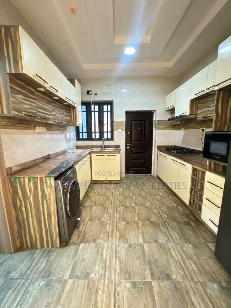 6bdrm Townhouse / Terrace in Onikoyi, Banana Island for rent in Banana Island