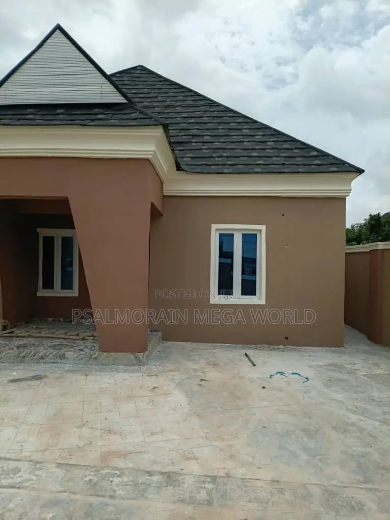 4bdrm Bungalow in Ayegbami, Akala Express for rent in Akala Express