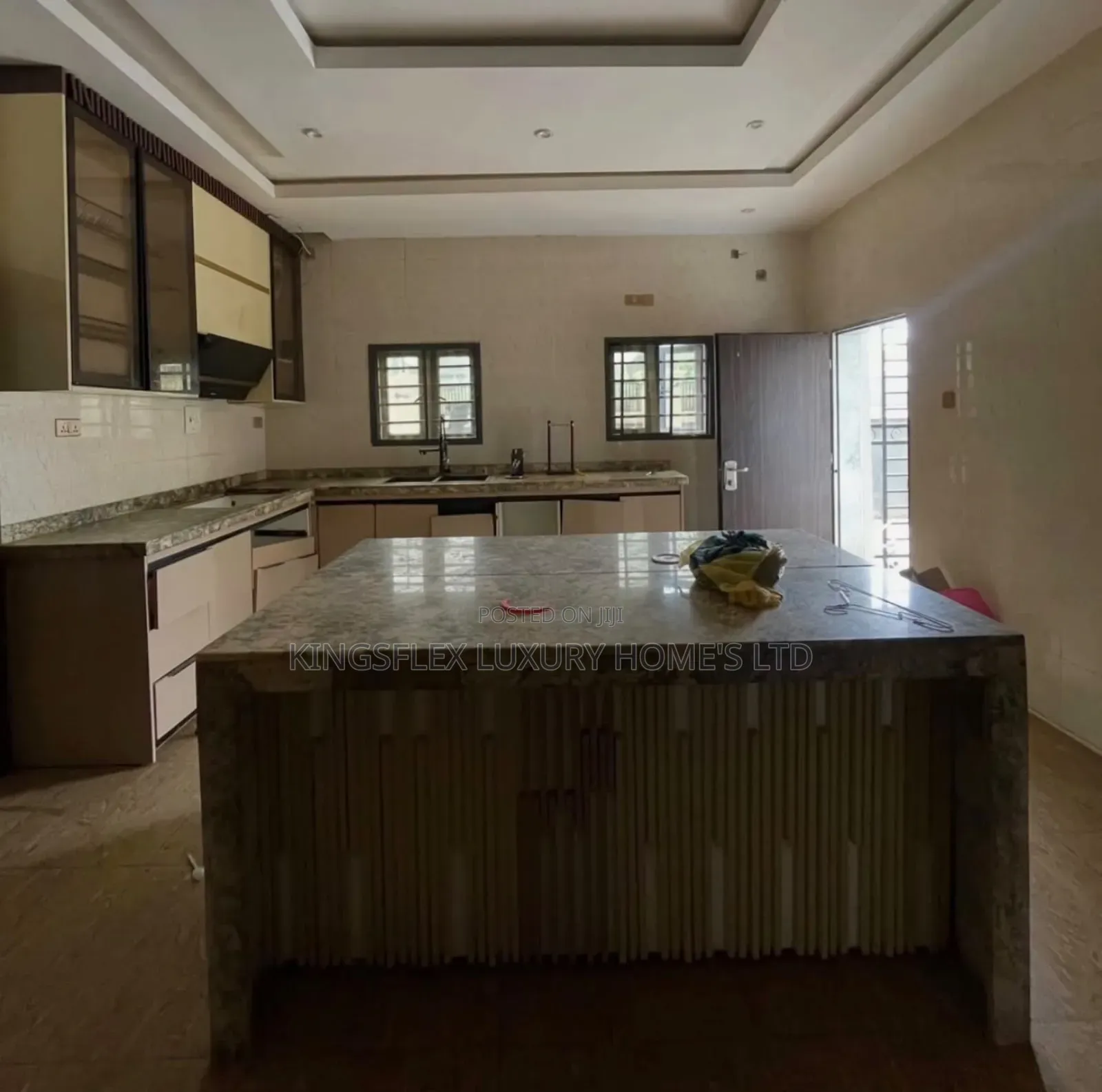 5bdrm Duplex in Estate, Sabon Lugbe for sale in Sabon Lugbe