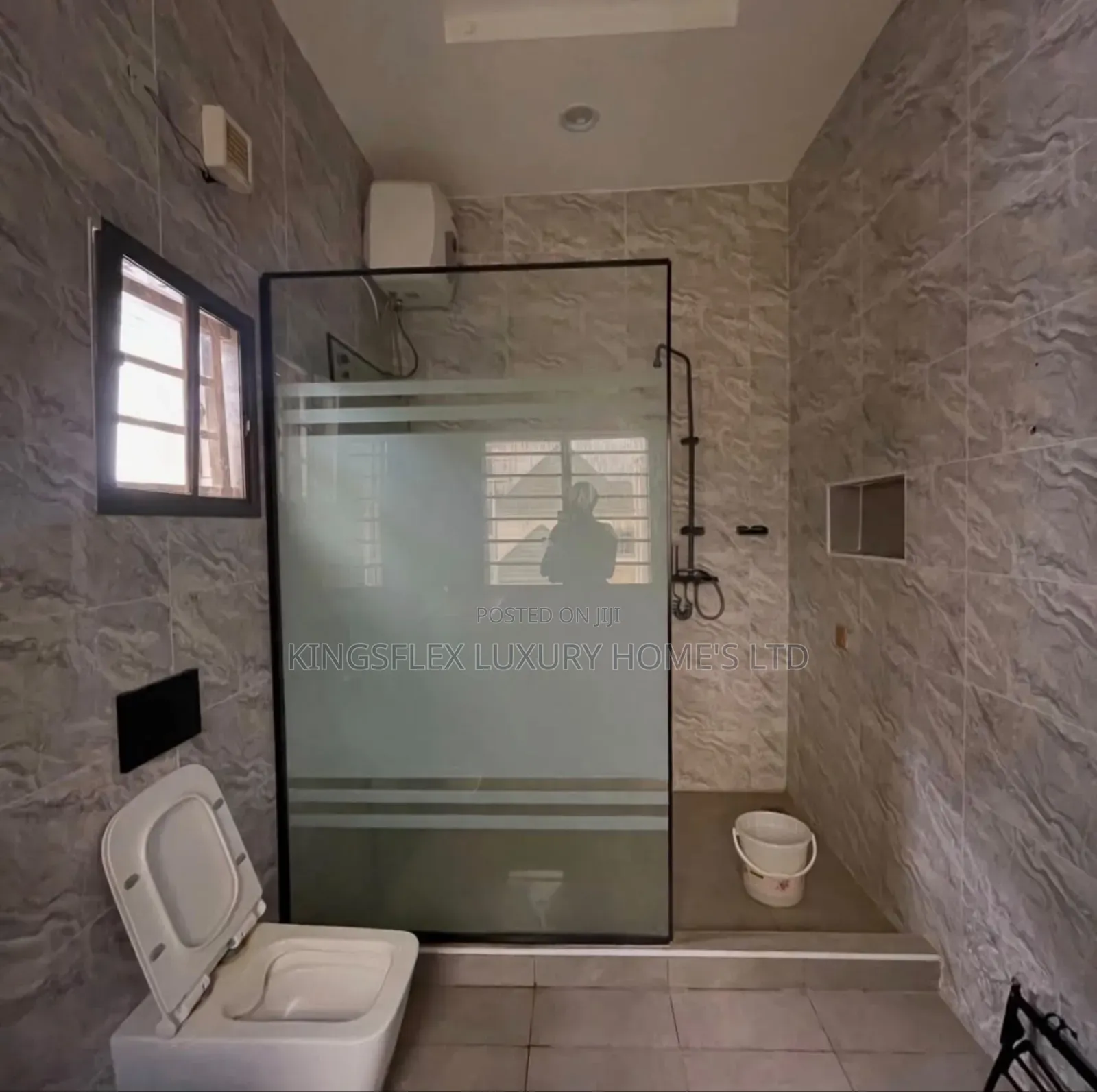 5bdrm Duplex in Estate, Sabon Lugbe for sale in Sabon Lugbe