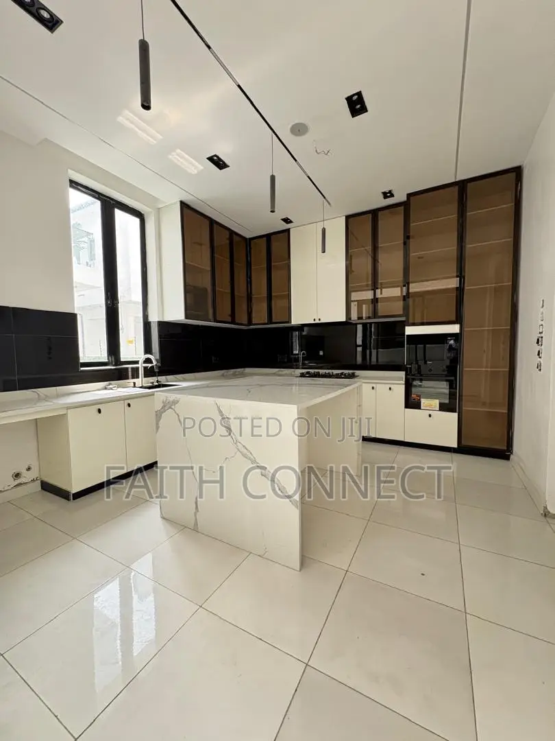 5bdrm Duplex in Ajah for sale in Ajah