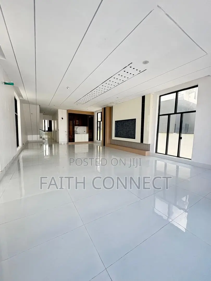 5bdrm Duplex in Ajah for sale in Ajah