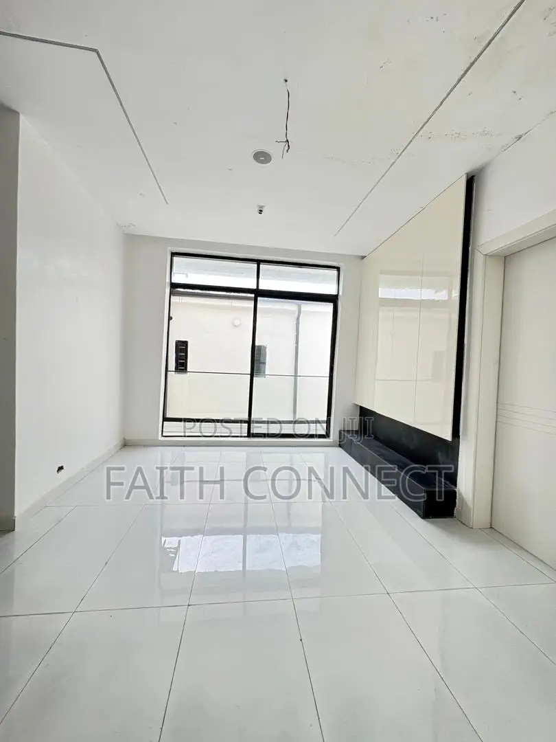 5bdrm Duplex in Ajah for sale in Ajah