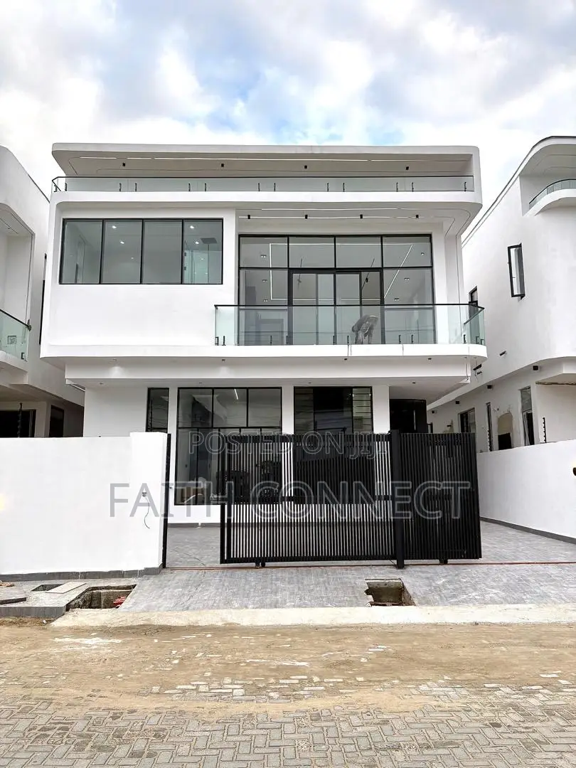 5bdrm Duplex in Chevron for sale in Chevron