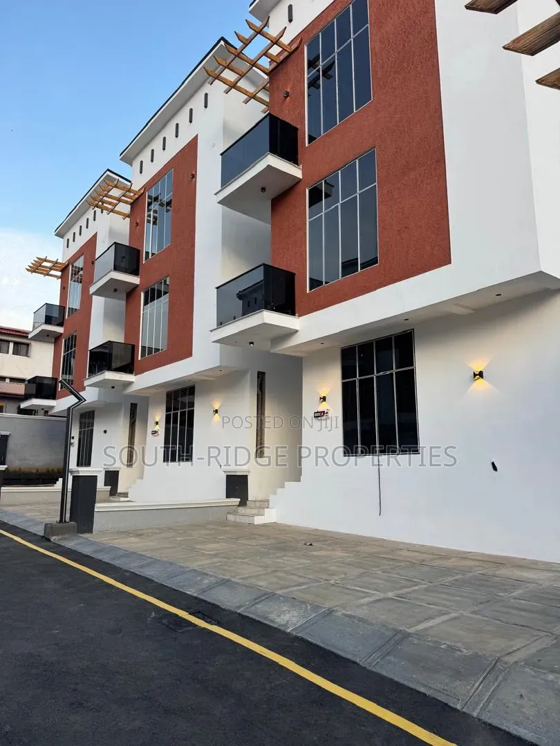 4bdrm Townhouse/Terrace in Utako for sale in Utako
