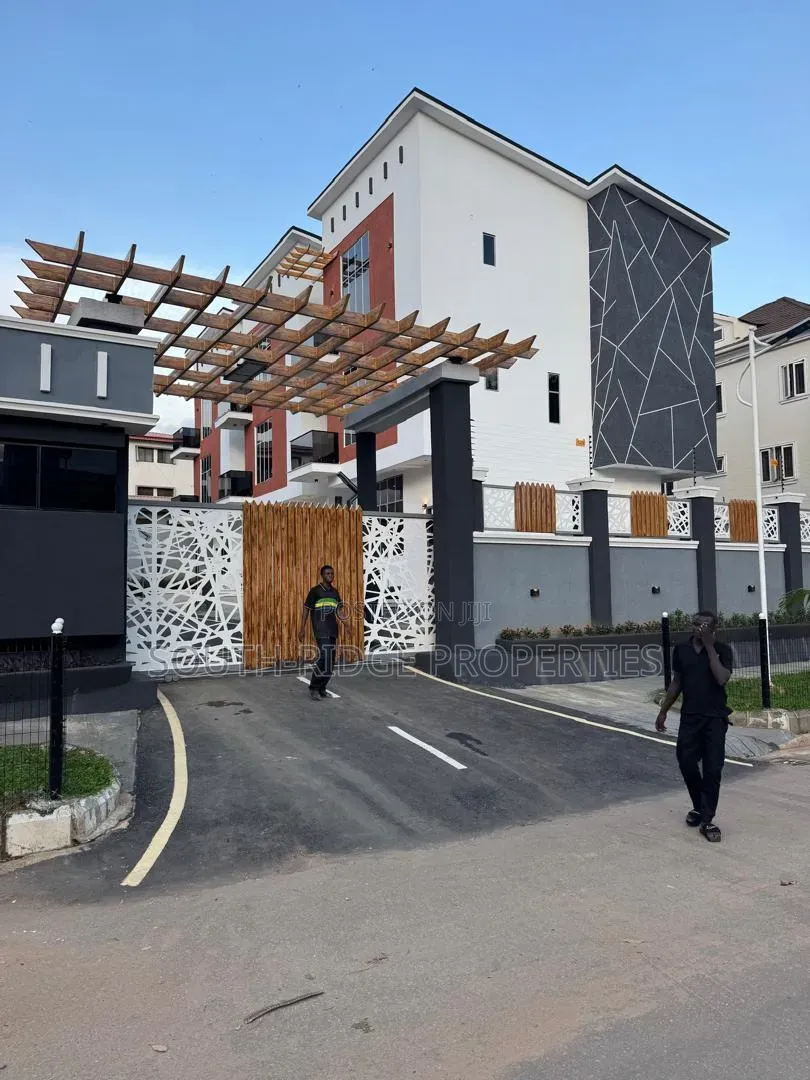 4bdrm Townhouse/Terrace in Utako for sale in Utako