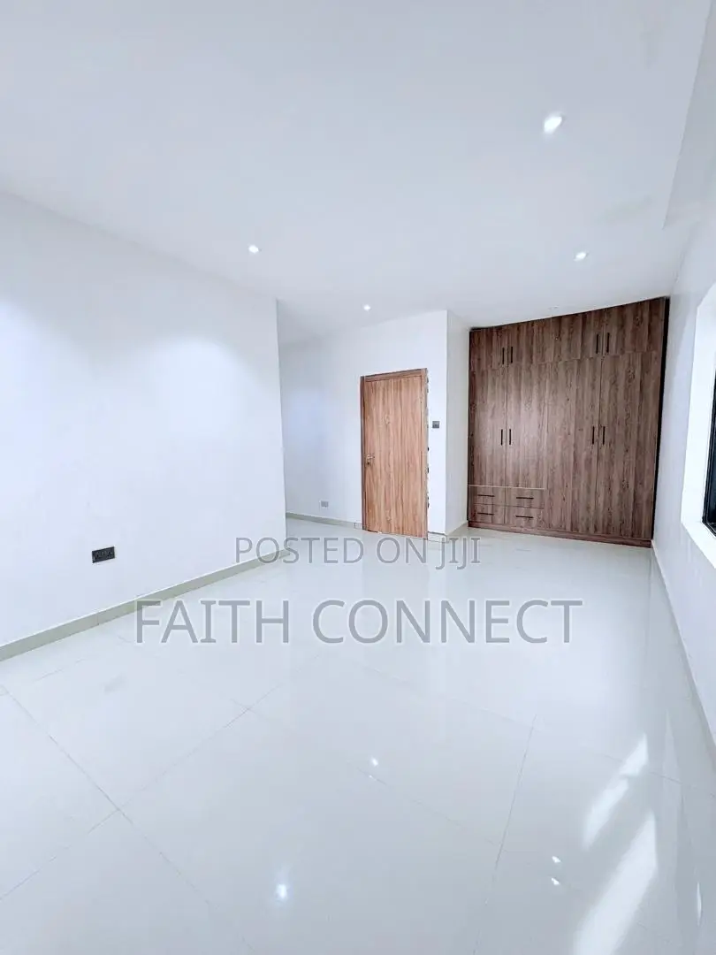 5bdrm Duplex in Lekki for sale in Lekki