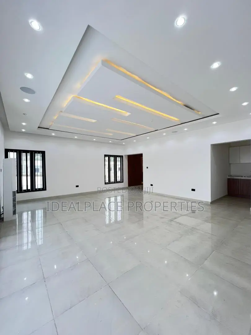 5bdrm Duplex in Lekki Phase 1 for sale in Lekki Phase 1