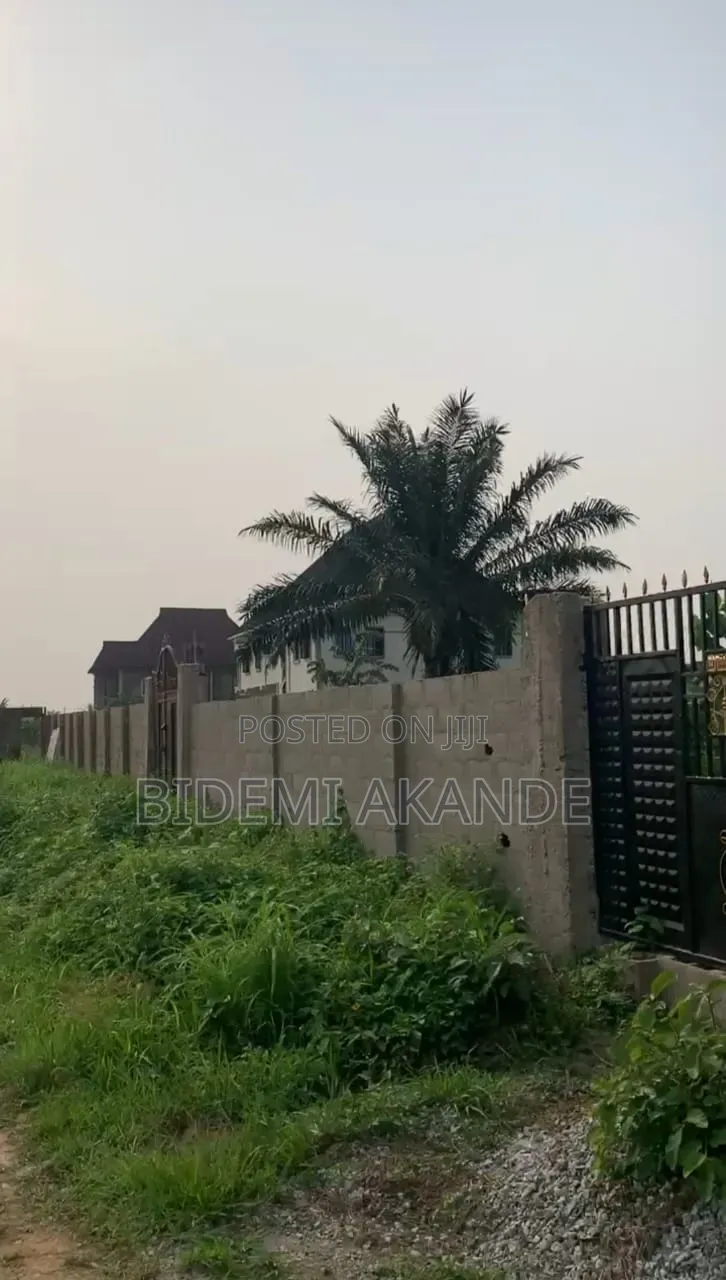 4bdrm Bungalow in Mowe, Obafemi-Owode for sale in Obafemi-Owode