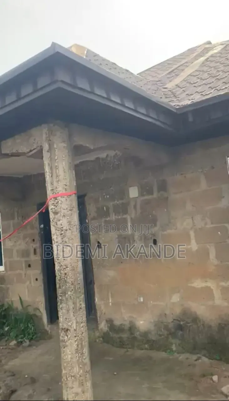 4bdrm Bungalow in Mowe, Obafemi-Owode for sale in Obafemi-Owode