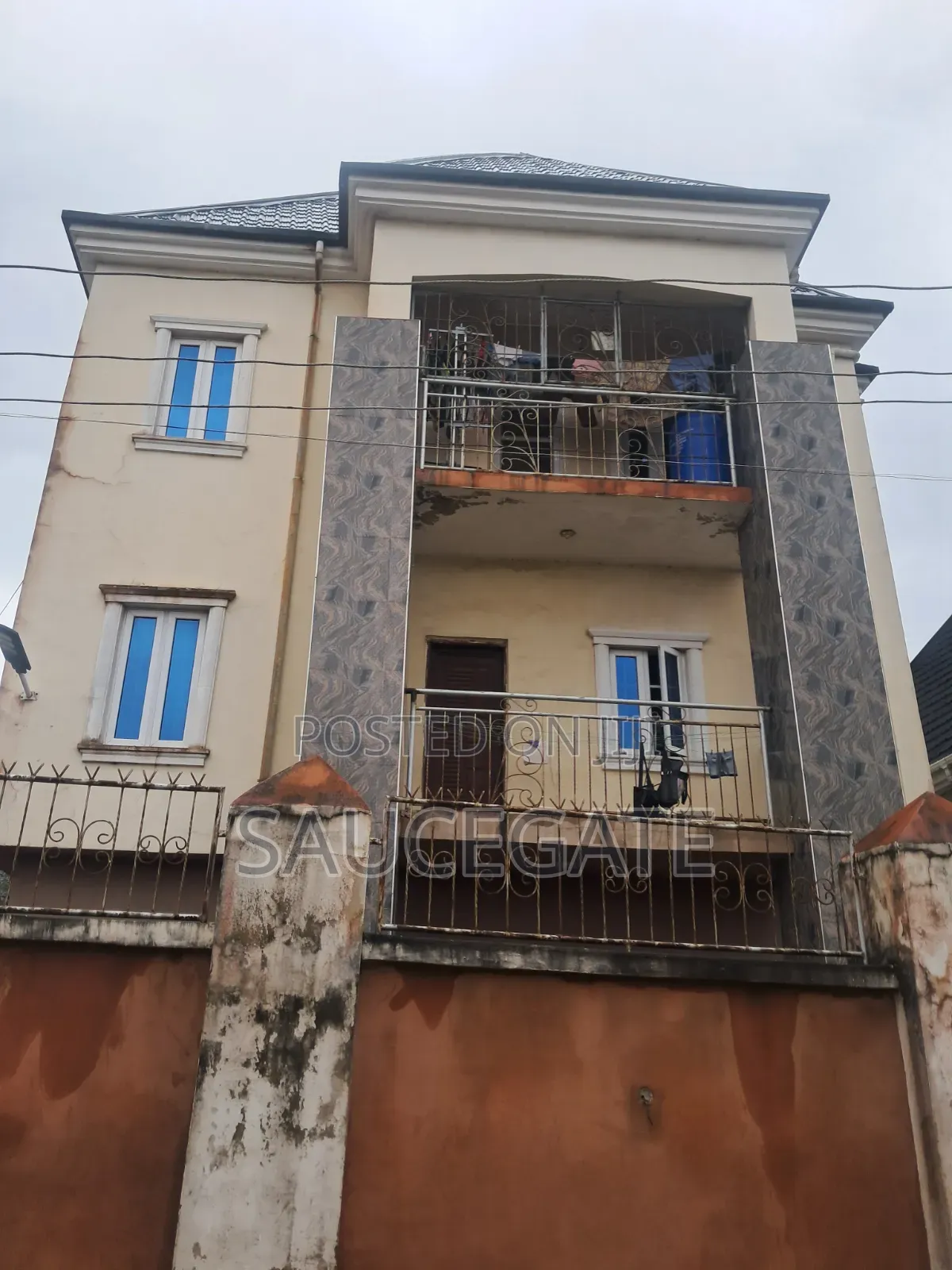 2bdrm Duplex in Ijegun Akinjo for sale in Satellite Town