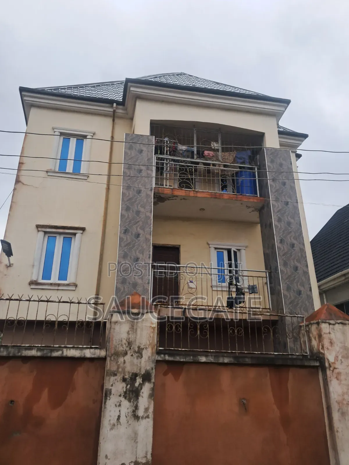 2bdrm Duplex in Ijegun Akinjo for sale in Satellite Town