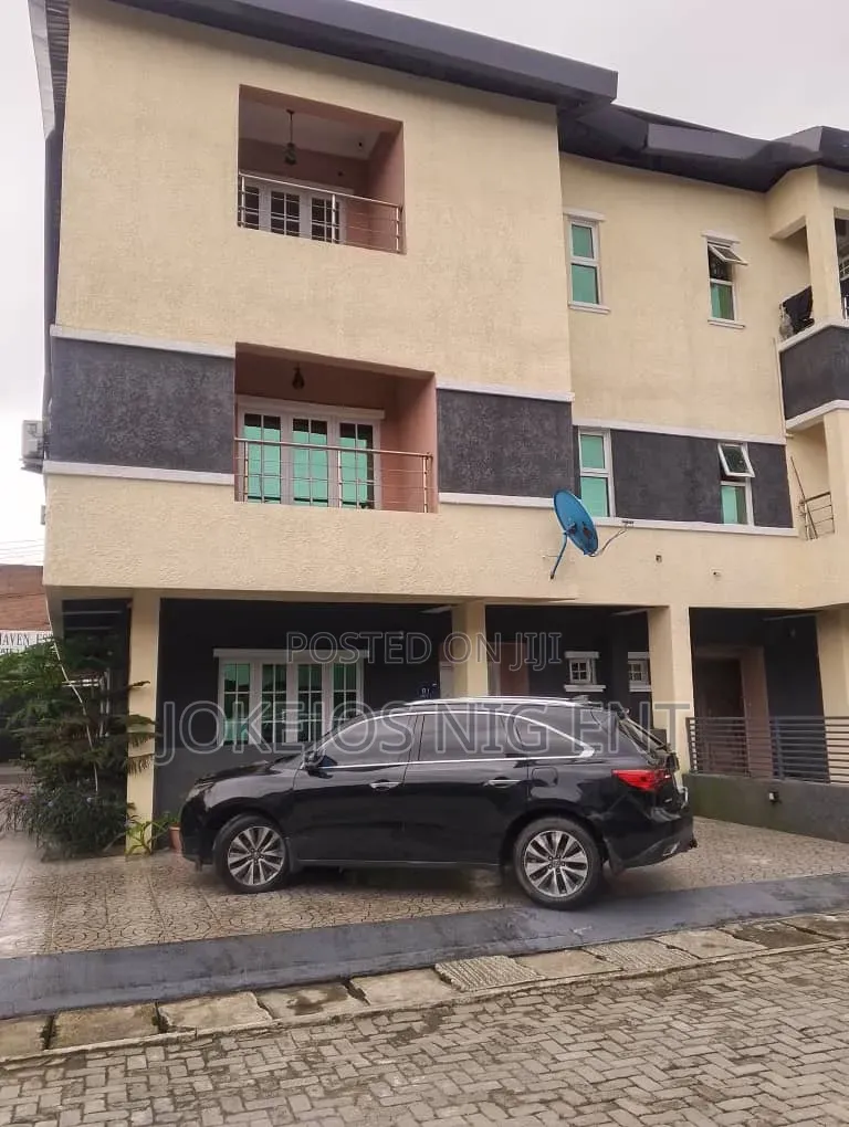 5bdrm Maisonette in Chevron Drive for sale in Chevron