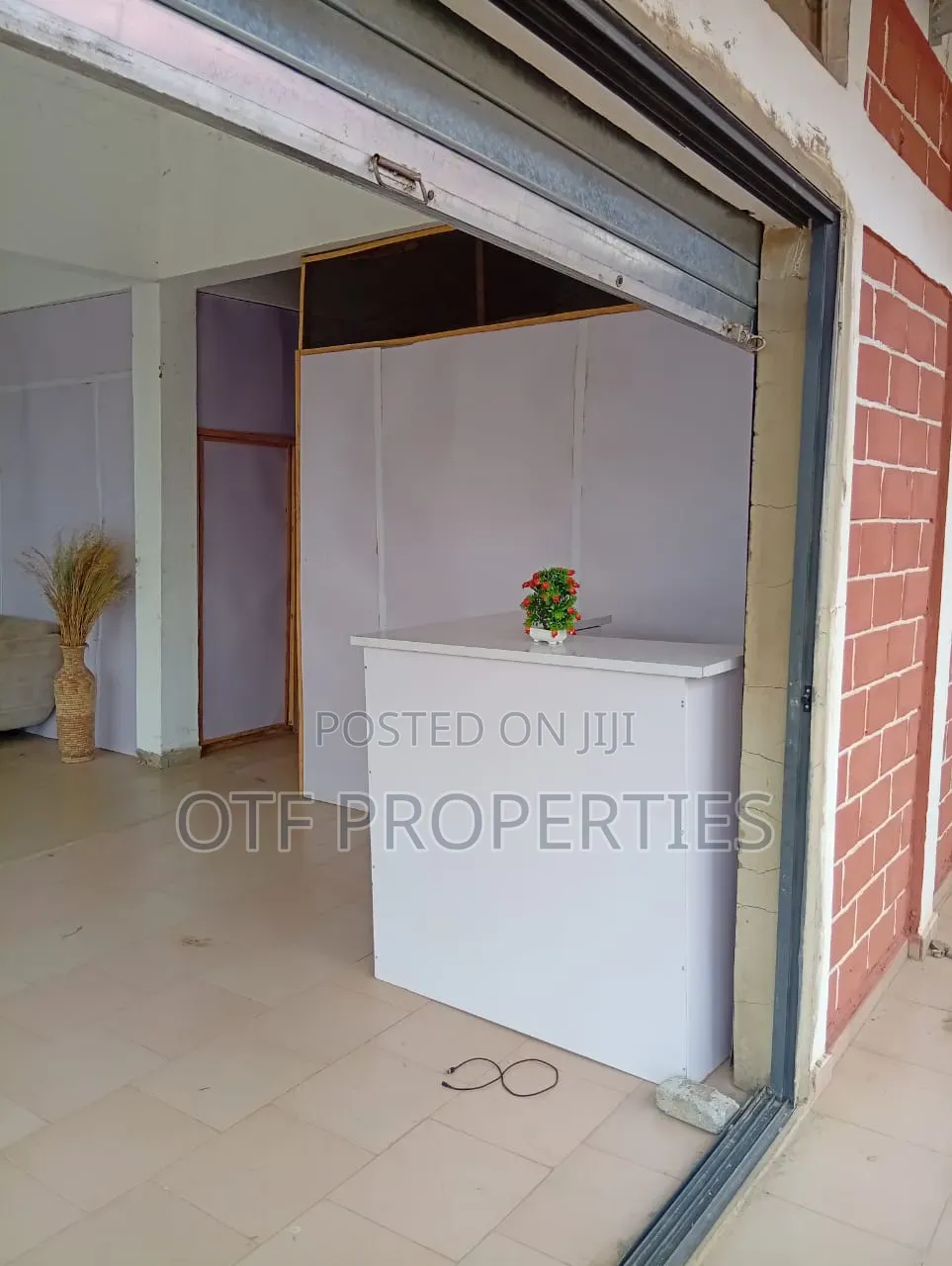 Well Suited Office or Shop in Fo1 Market in Kubwa