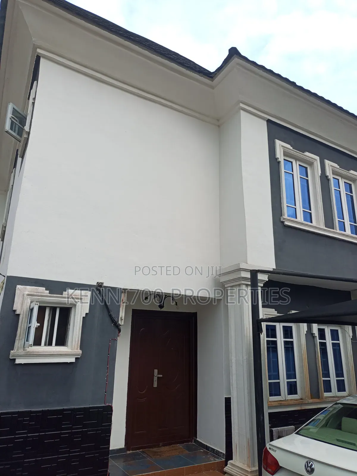 4bdrm Duplex in Greenview Estate In, Off Lekki-Epe Expressway for sale in Off Lekki-Epe Expressway