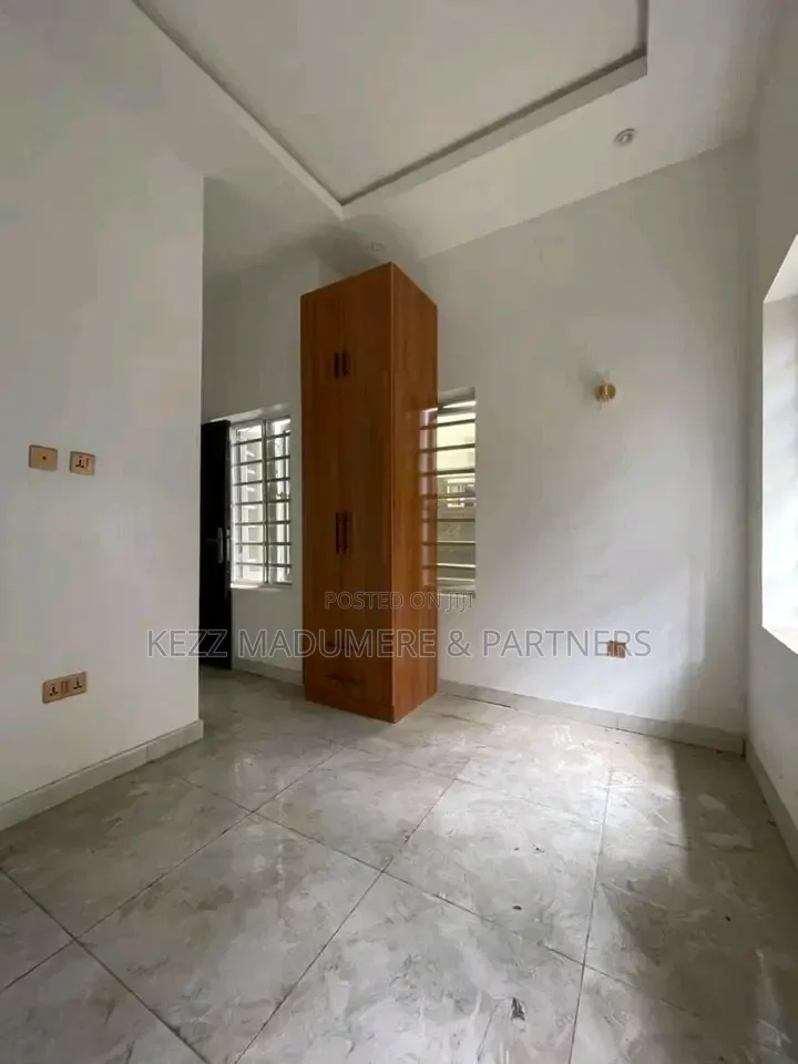 8bdrm Duplex in Dr Peter Odili ,, Trans Amadi for rent in Trans Amadi