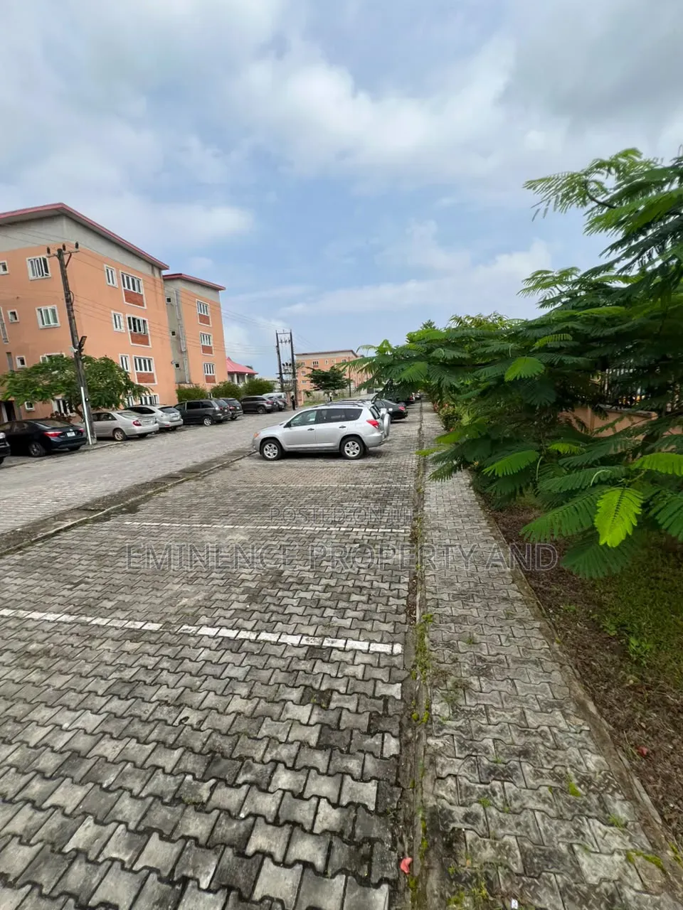 3bdrm Apartment in Off Lekki-Epe Expressway for sale in Off Lekki-Epe Expressway