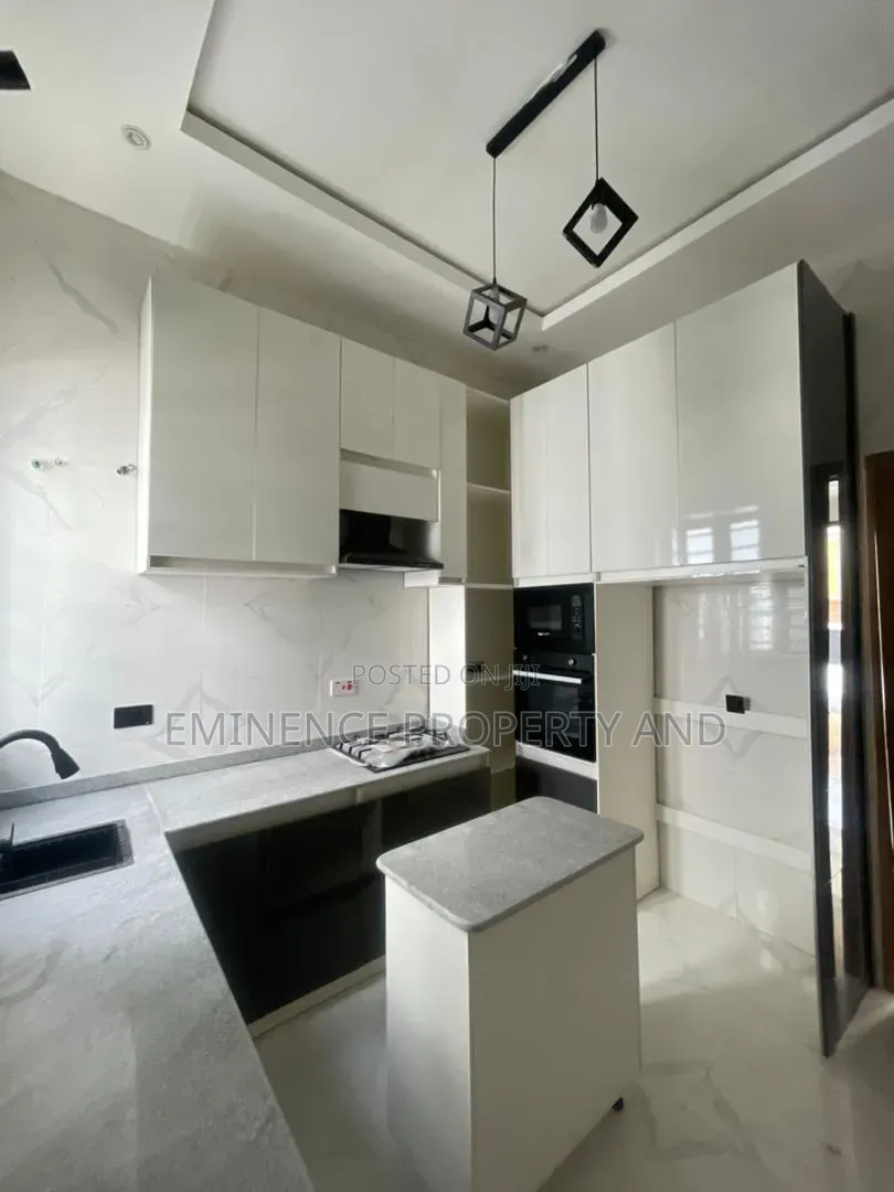 4bdrm Duplex in Ikota for sale in Ikota