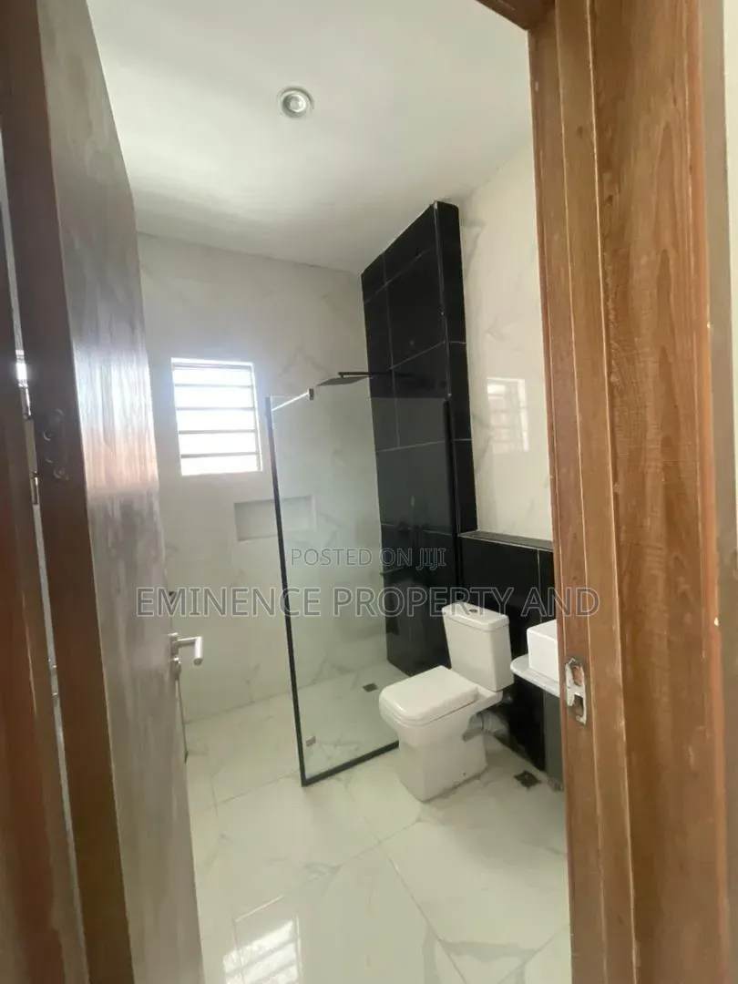 4bdrm Duplex in Ikota for sale in Ikota