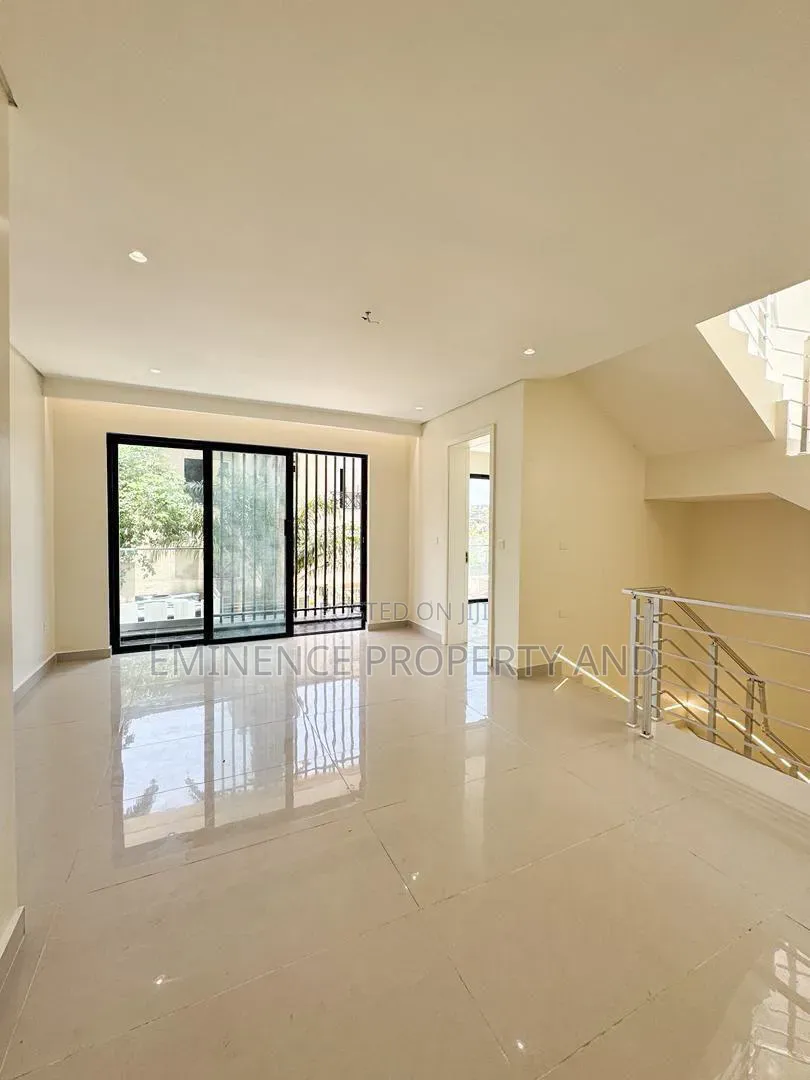 5bdrm Duplex in Old Ikoyi for sale in Old Ikoyi